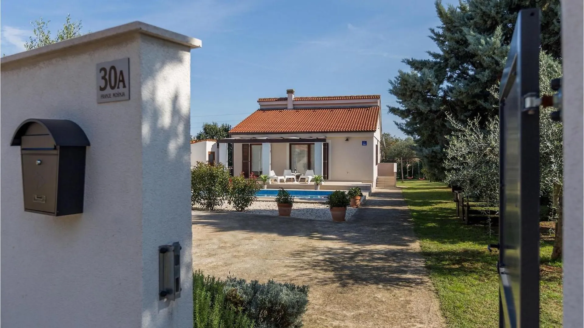 Villa Bonasera Sisan Holiday home