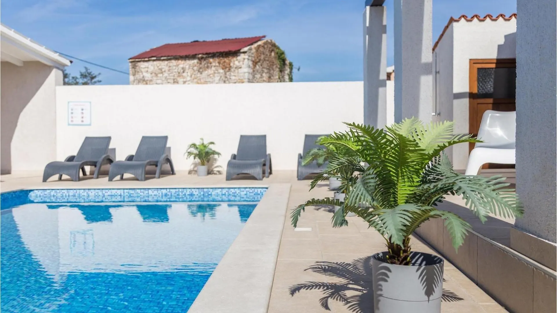 Villa Bonasera Sisan 0*,  Croatia