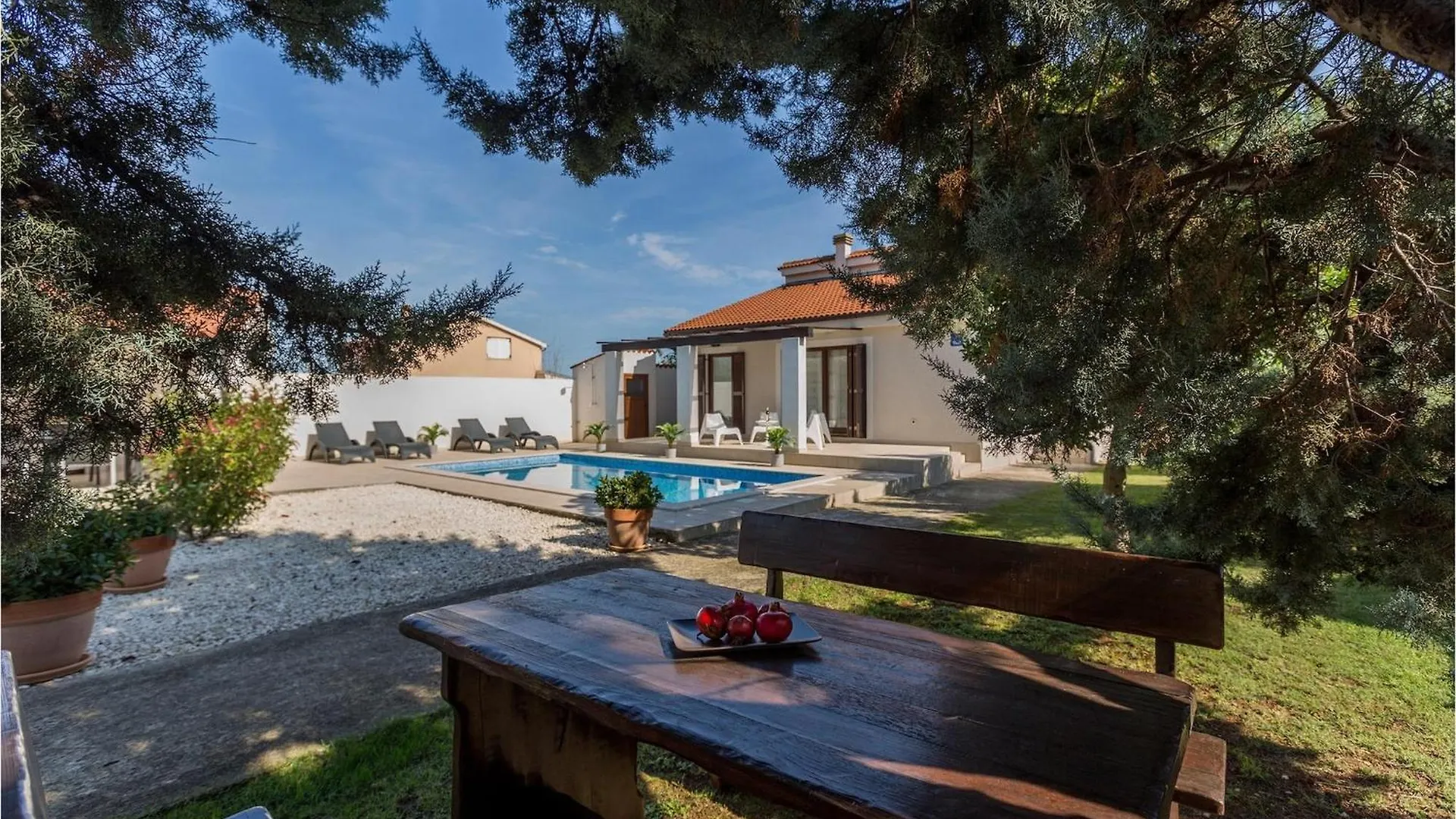 Villa Bonasera Sisan 0*,  Croatia